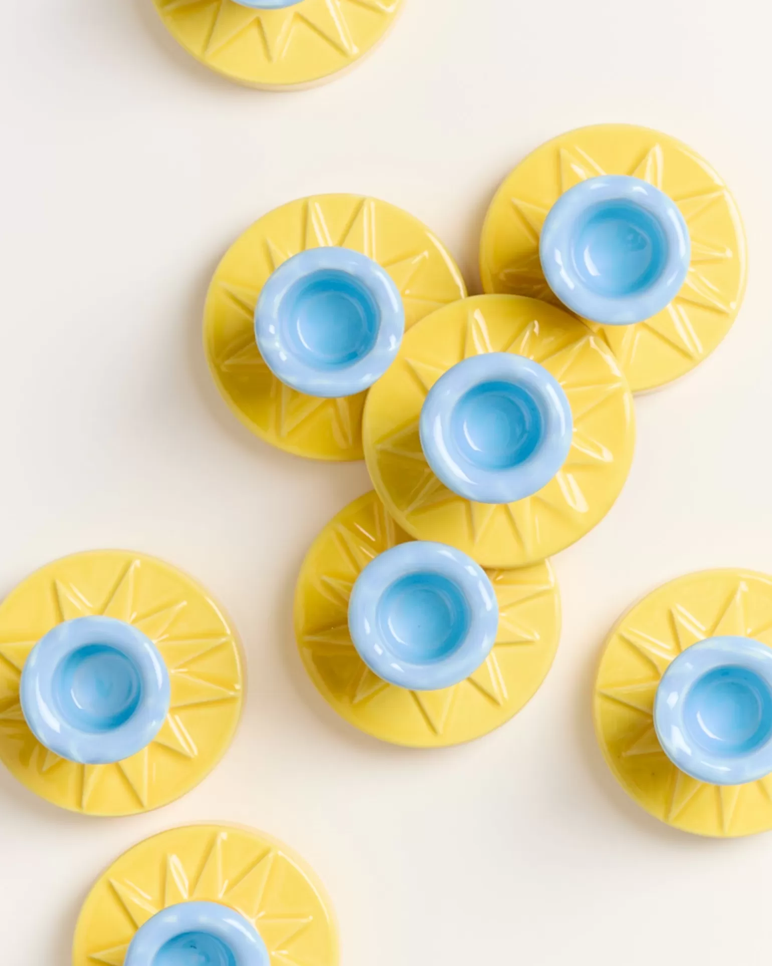 motel_a_miio_x_isismaria_brisa_candleholder_yellow_red_7.webp Hot Motel a Miio X Isis-Maria Brisa Candleholder Yellow Red gelb rot