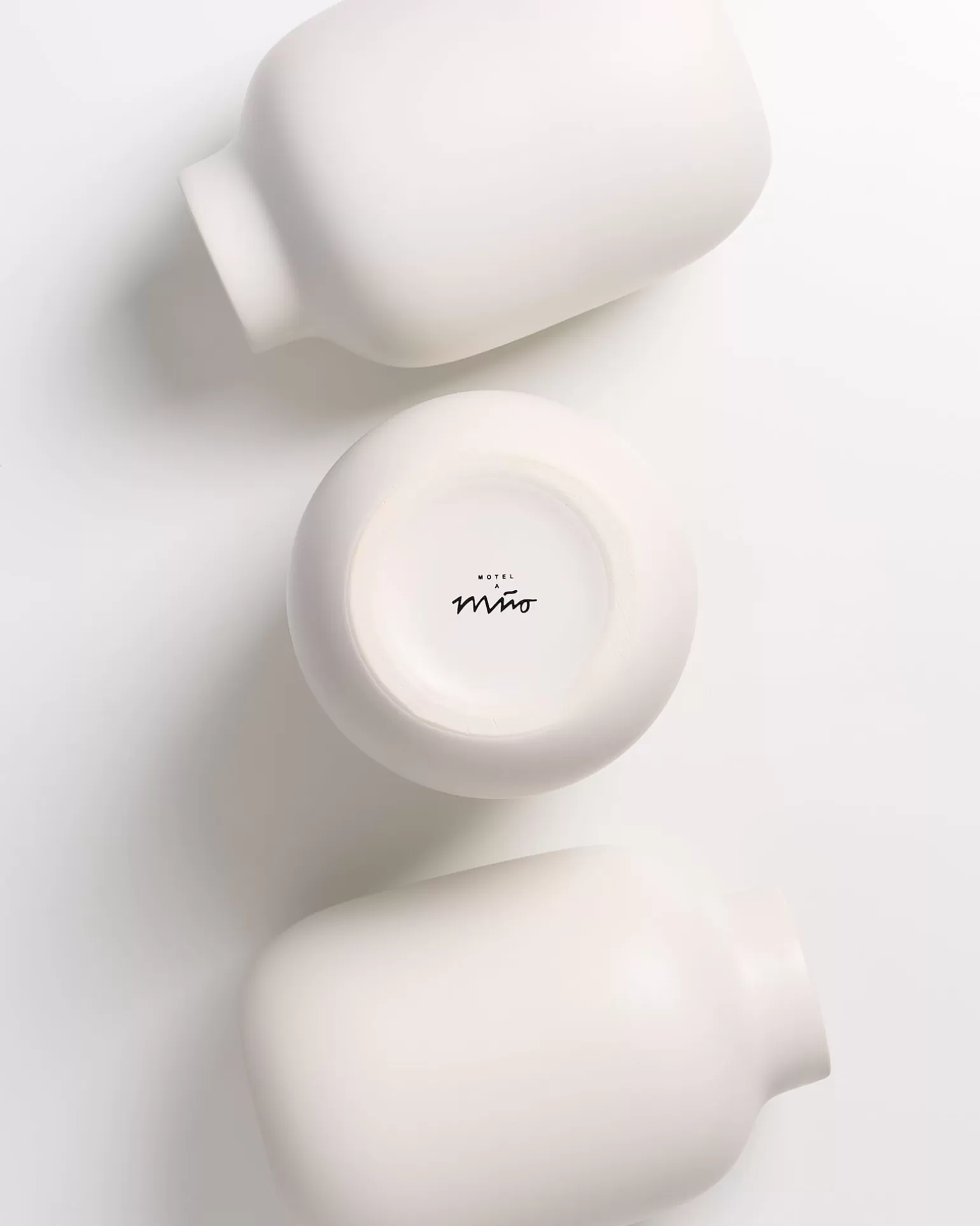 nuno_vase_m__matt_6.webp Discount Motel a Miio Nuno Vase M - Matt sand matt