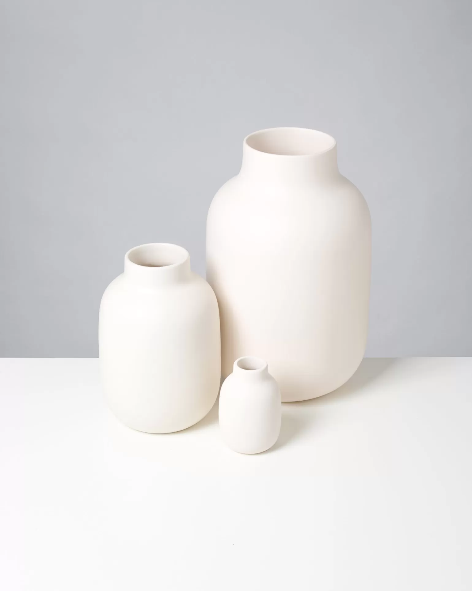 nuno_vase_s_sand_matt_2.webp New Motel a Miio Nuno Vase S Sand Matt sand matt